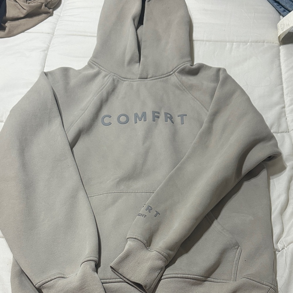 Comfrt Gray Women's Hoodie Sweater